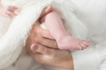 Toes Sweet Newborn Tickle Tiny Baby Toe Hands Mom Family Memories Fingers Precious Dad Cosy Cozy Comfortable Safe