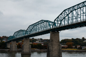 Fototapeta na wymiar Pedestrian Bridge City Scape Views in Autumn Chattanooga Tennessee