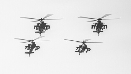 Boeing AH-64 Apache © Manos