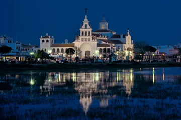 Deurstickers Reflejos de la Ermita del Rocio en Huelva al anochecer © Antonio