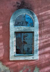 Obraz premium abandoned building window