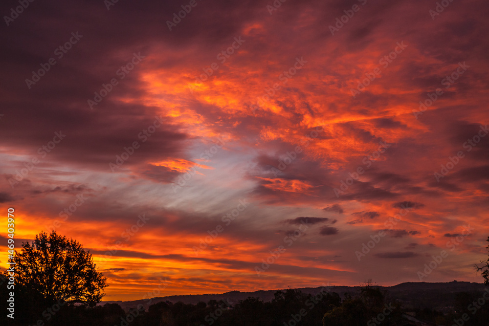 Poster Brive la Gaillarde (Corrèze, France) - Lever de soleil flamboyant