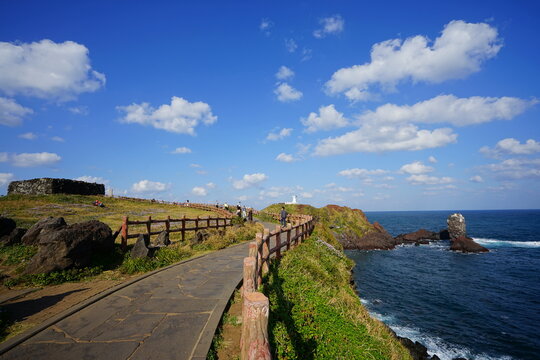 a wonderful seaside walkway , scenery around seopjikoji cape