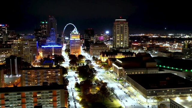 4K Time lapse of St.Louis at night