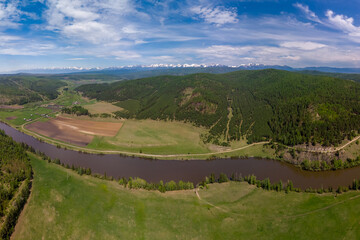 Obraz premium Aerial view of the Irkut river and the Tunkinskaya valley