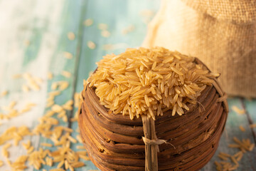 Dry brown rice