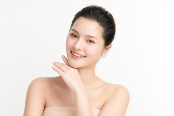 Obraz na płótnie Canvas Beautiful young asian woman with clean fresh skin on white background, Face care, Facial treatment, Cosmetology, beauty and spa, Asian women portrait.