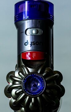 Der Kopf eines Staubsaugers von Dyson, Deutschland, 14.11.2021, L&uuml;bbenau