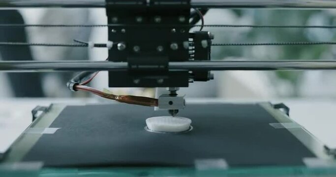 3D printer working in the print lab