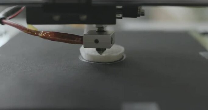 3D printer working in the print lab