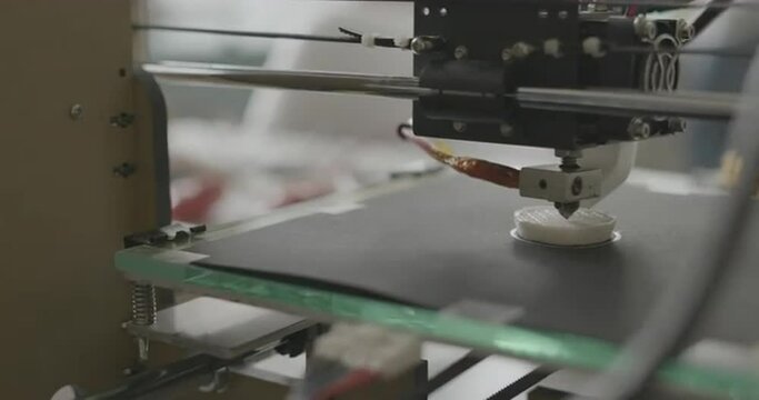 3D printer working in the print lab