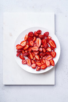 Sugar-coated sliced strawberries