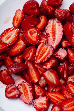Sugar-coated sliced strawberries