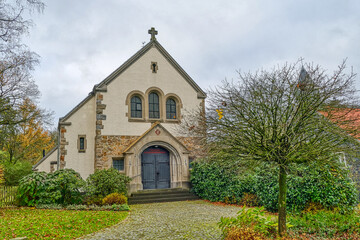 Fototapeta premium Historische Kirche an der Abtsküche in Heiligenhaus