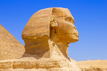 Fototapeta na wymiar The great monument of Sphinx, Giza, Cairo, Egypt