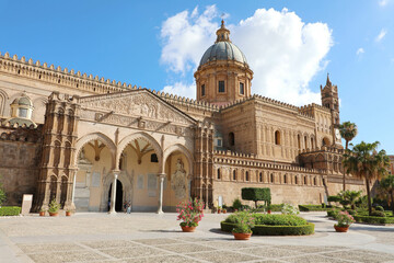 Fototapeta na wymiar Palermo Cathedral in Sicily, Italy