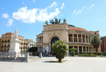 Fototapeta premium POLITEAMA GARIBALDI theatre and monument to RUGGIERO SETTIMO in Palermo, Sicily, Italy