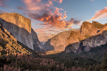 Scenic sunset over Yosemite Valley from Tunnel view point, USA