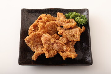 鶏皮のカリカリ揚げ