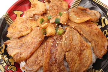 豚肉の炙り丼