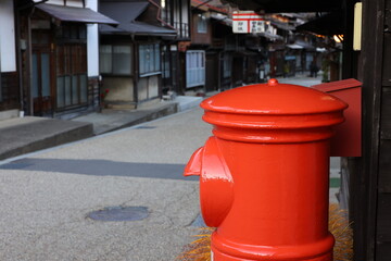 Fototapeta na wymiar 奈良井宿の郵便ポスト