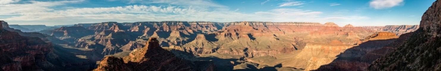 Scenic view on the Grand Canyon from South Kaibab Trail, Arizona