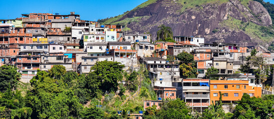 Photograph of low-income peripheral community popularly known as “favela” in Rio de Janeiro, Brazil © @renatopmeireles