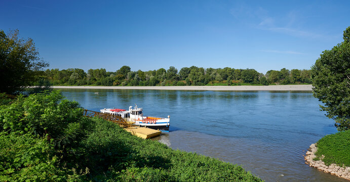 Fiume Bilder Durchsuchen 122,443 Archivfotos, und