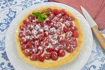 délicieuse tarte aux framboises entières