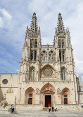 Fototapeta na wymiar Kathedrale von Burgos, Hauptportal, am Jakobsweg, in Spanien