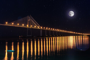 Fototapeta na wymiar Puente Rosario-Victoria de la ciudad de Rosario, de noche