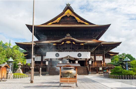 風景画（長野市 善光寺） 長野】善光寺 門前町の風景 - No: 22192908｜写真素材なら「写真