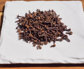 말린 향신료 정향, 음식재료