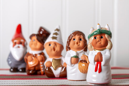 Christmas singing figurines