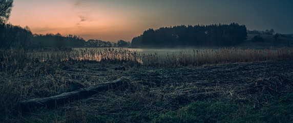 Obraz premium Sunrise on river