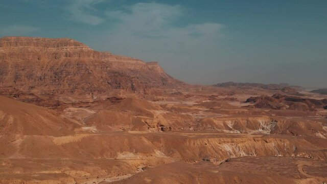 Generic desert skyline 60 fps drone shot, great for transitions.