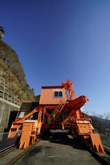 ダム建設資材運搬用重機　クロベノエキ