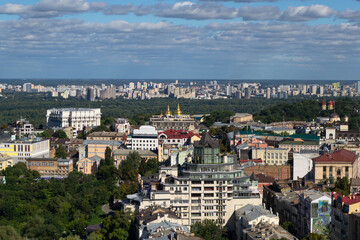 Obraz premium Top view of the city streets of Kiev on a summer day