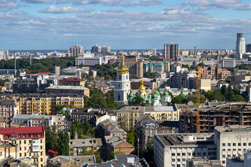 Obraz premium Top view of the city streets of Kiev on a summer day