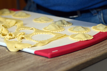 selbstgemachte Ravioli mit Duxelles