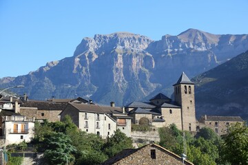 Fototapeta na wymiar Torla town in Pyrenees, Spain