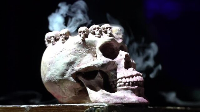 Fumes from the mysterious skull. (Slow motion)