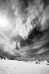 caratteristiche nubi nel cielo. Alpe Motta (Madesimo)