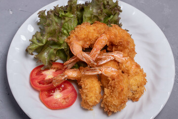 Fried shrimp tempura with sauce