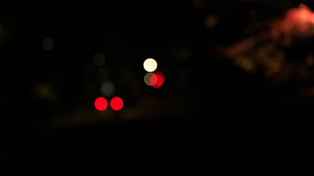 夜の車　ライト