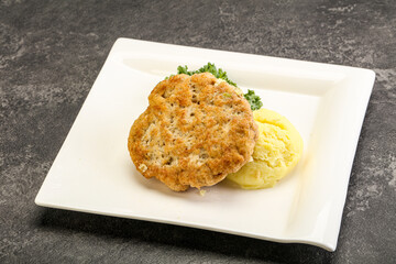 Chicken cutlet with mashed potato
