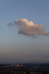 Obraz premium Kohlekraftwerk in der Abenstimmung