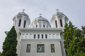Huge Biserica Buna Vestire Church in Brasov central park. Brasov, Transylvania, Romania.