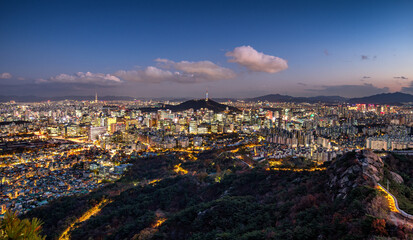 Fototapeta na wymiar Seoul city at night South Korea.