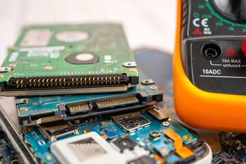 Multimeter electronic digital to measure the voltage of electrical.